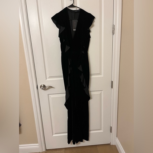 NWT Zara Black Velvet Jumpsuit Ruffle Pleated Full Length Cap Sleeve Zippered XS - Picture 2 of 8
